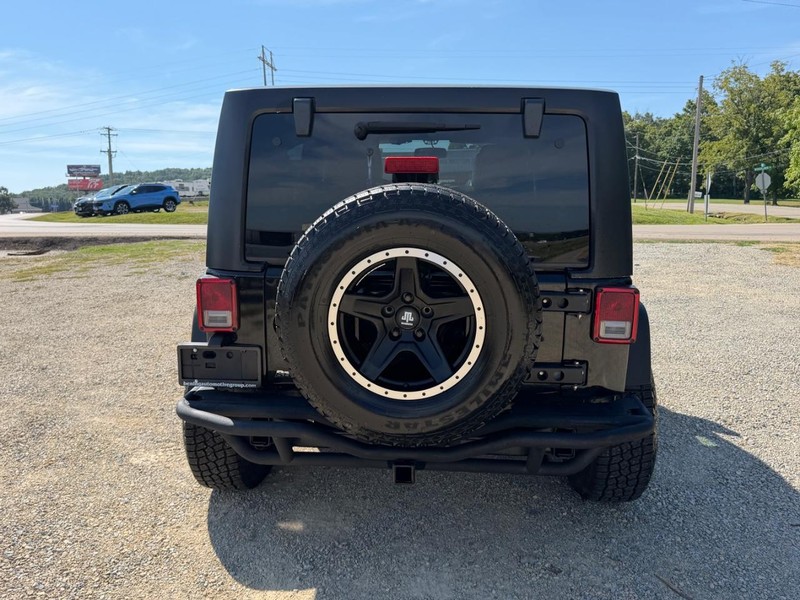 Jeep Wrangler Unlimited Vehicle Image 04