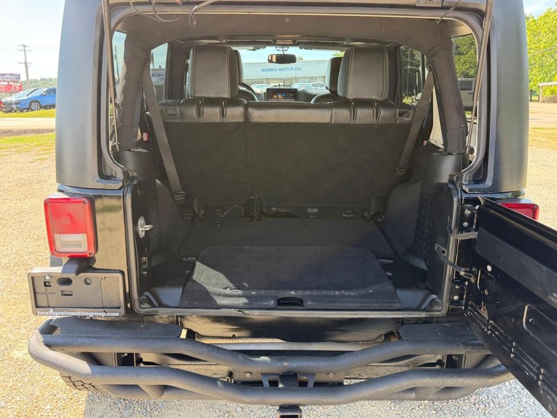Jeep Wrangler Unlimited Vehicle Image 05