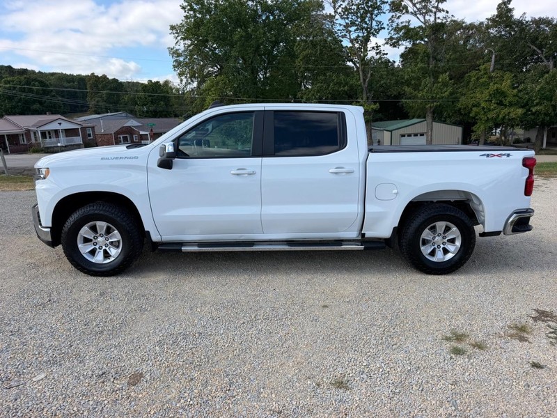 Chevrolet Silverado 1500 Vehicle Image 02