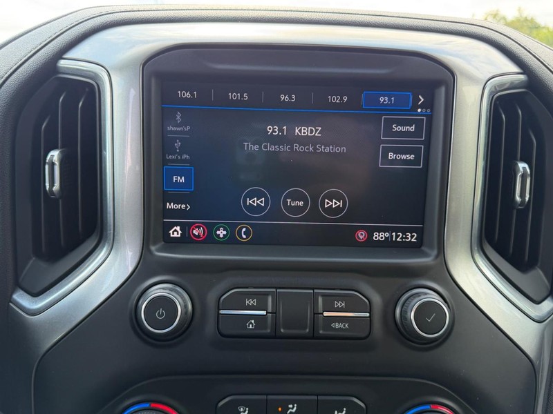 Chevrolet Silverado 1500 Vehicle Image 12