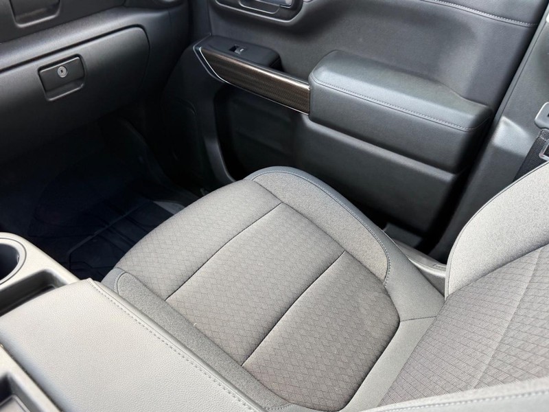 Chevrolet Silverado 1500 Vehicle Image 14