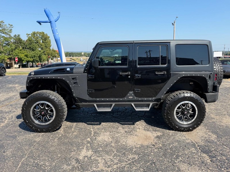 Jeep Wrangler Unlimited Vehicle Image 02