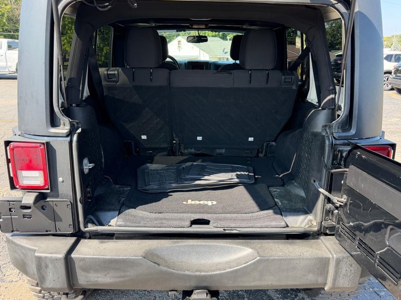 Jeep Wrangler Unlimited Vehicle Image 05