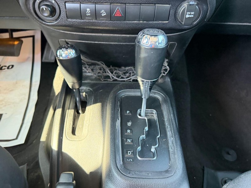 Jeep Wrangler Unlimited Vehicle Image 14