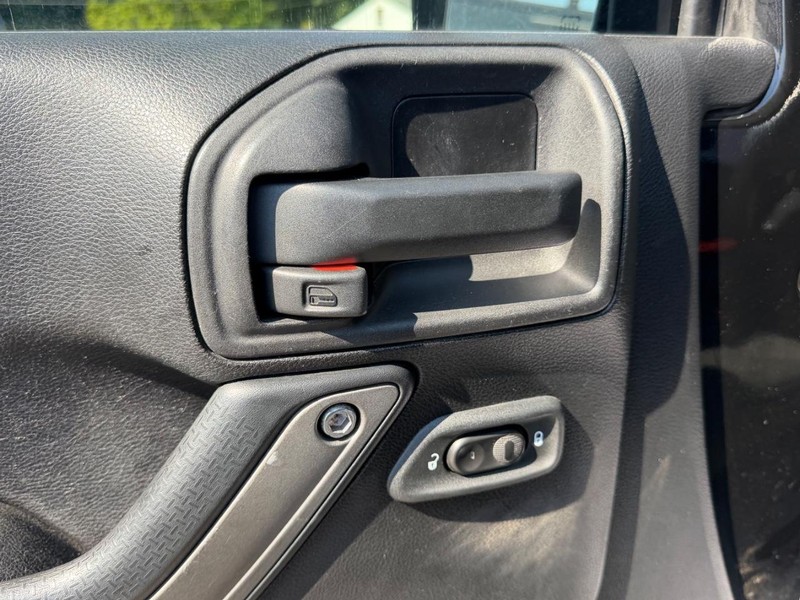 Jeep Wrangler Unlimited Vehicle Image 16