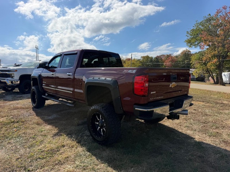 Chevrolet Silverado 2500HD Vehicle Image 03