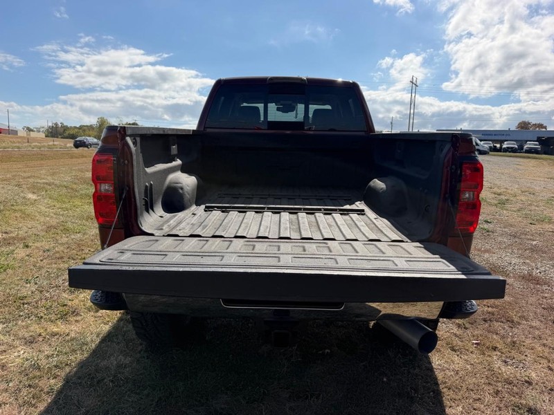 Chevrolet Silverado 2500HD Vehicle Image 05