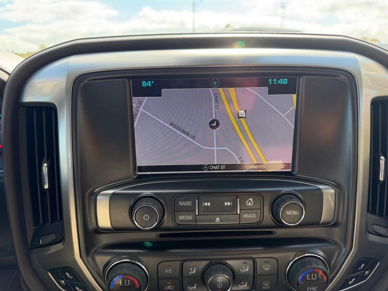 Chevrolet Silverado 2500HD Vehicle Image 12