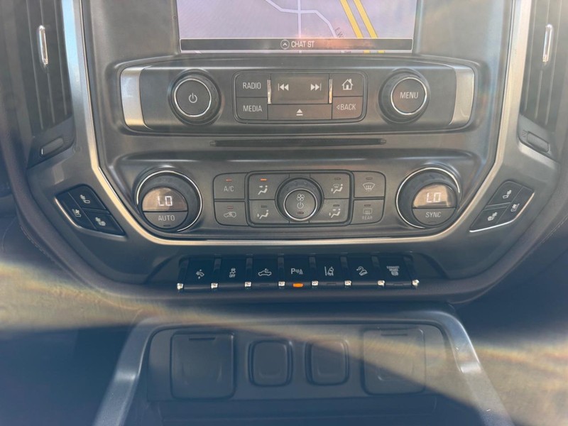 Chevrolet Silverado 2500HD Vehicle Image 13