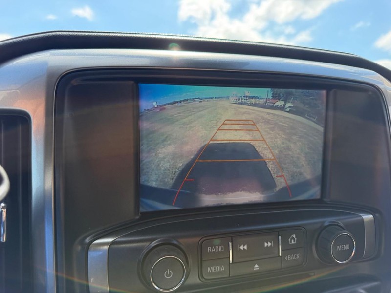 Chevrolet Silverado 2500HD Vehicle Image 19