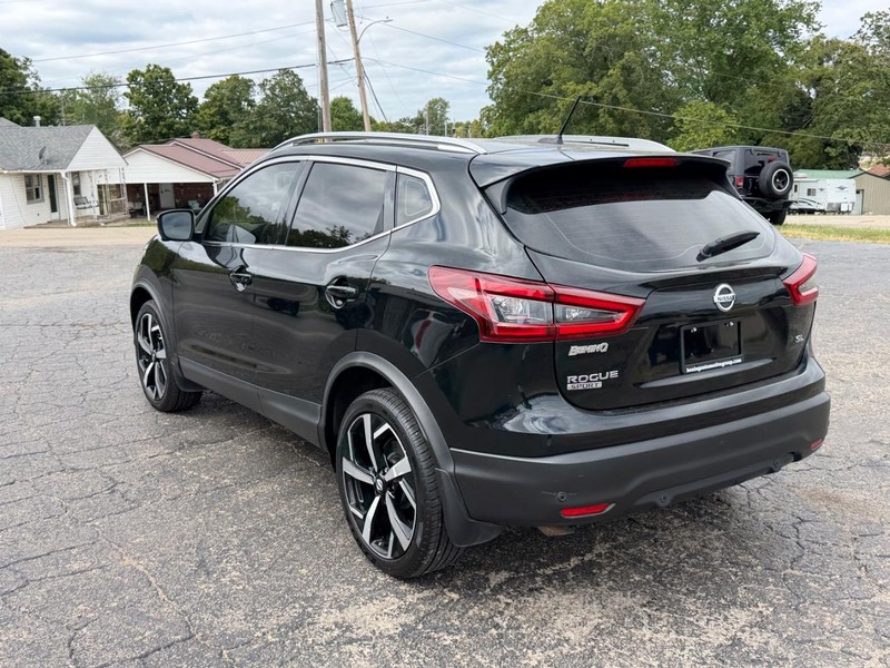 Nissan Rogue Sport Vehicle Image 03
