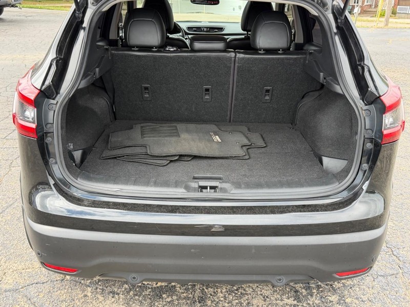 Nissan Rogue Sport Vehicle Image 05