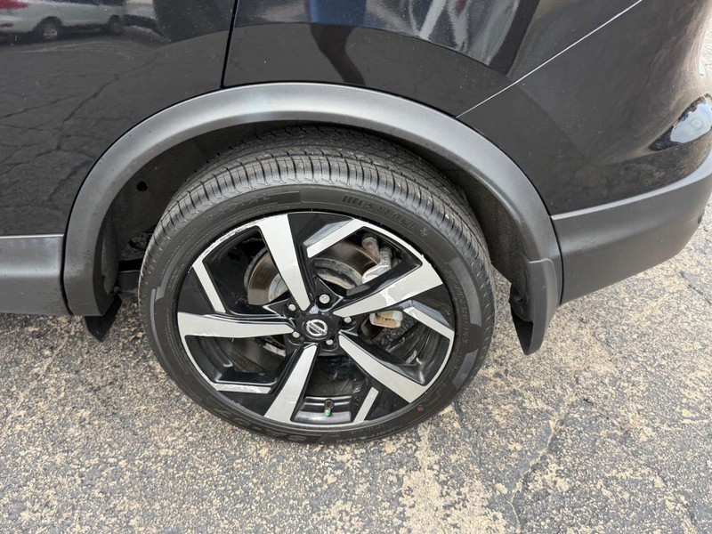 Nissan Rogue Sport Vehicle Image 06