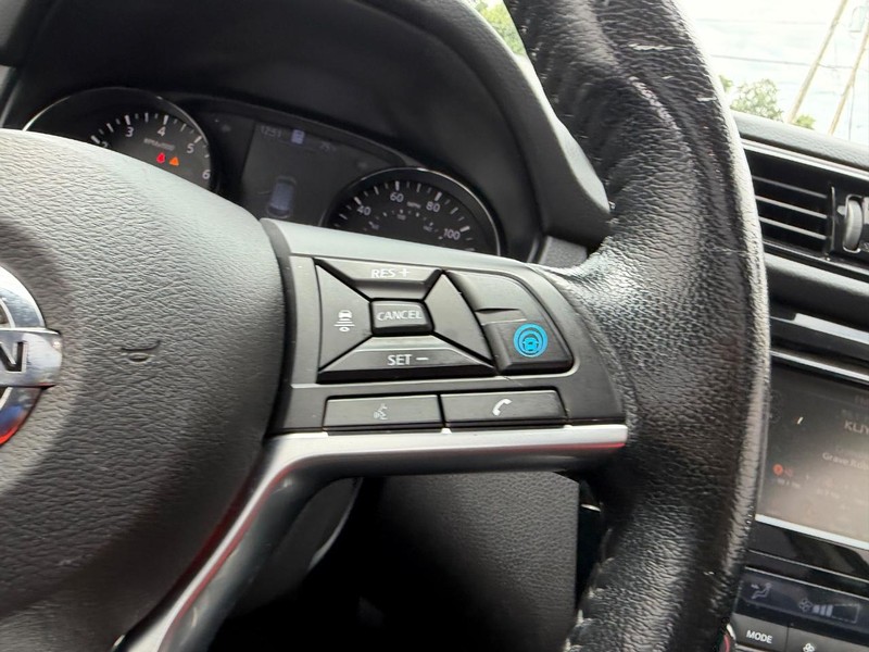 Nissan Rogue Sport Vehicle Image 12