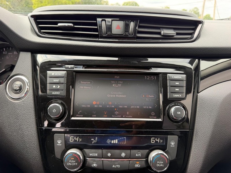 Nissan Rogue Sport Vehicle Image 13