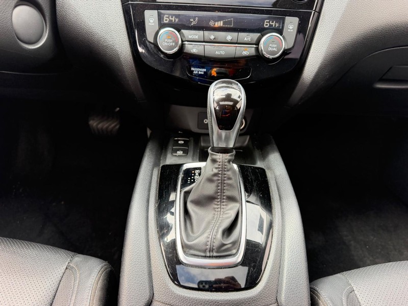 Nissan Rogue Sport Vehicle Image 15