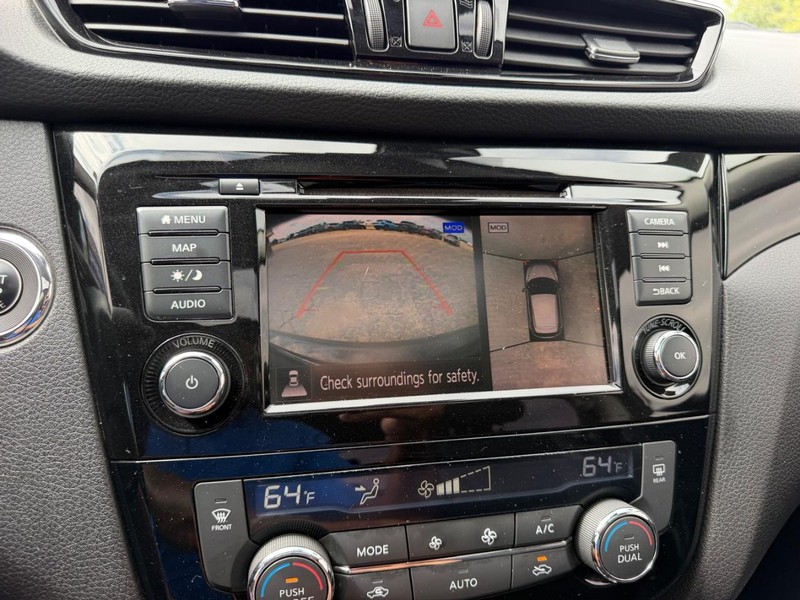 Nissan Rogue Sport Vehicle Image 21