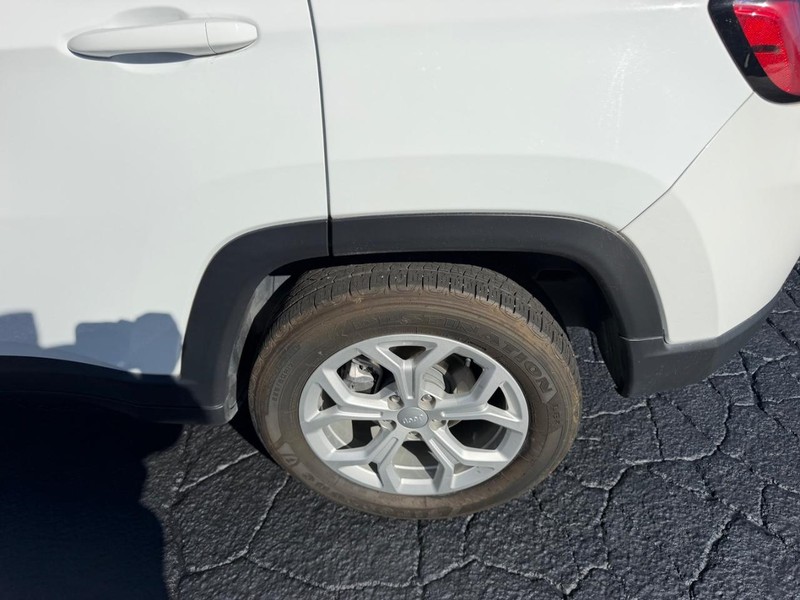 Jeep Compass Vehicle Image 06