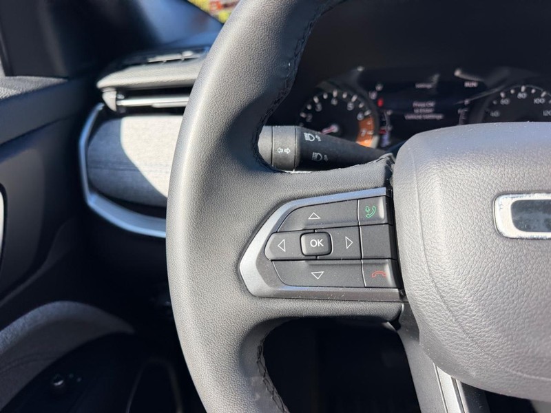 Jeep Compass Vehicle Image 10