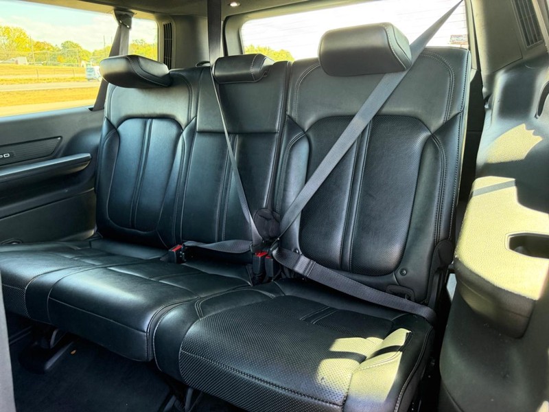 Jeep Wagoneer L Vehicle Image 08