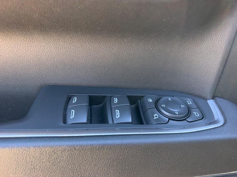 GMC Sierra 1500 Vehicle Image 16