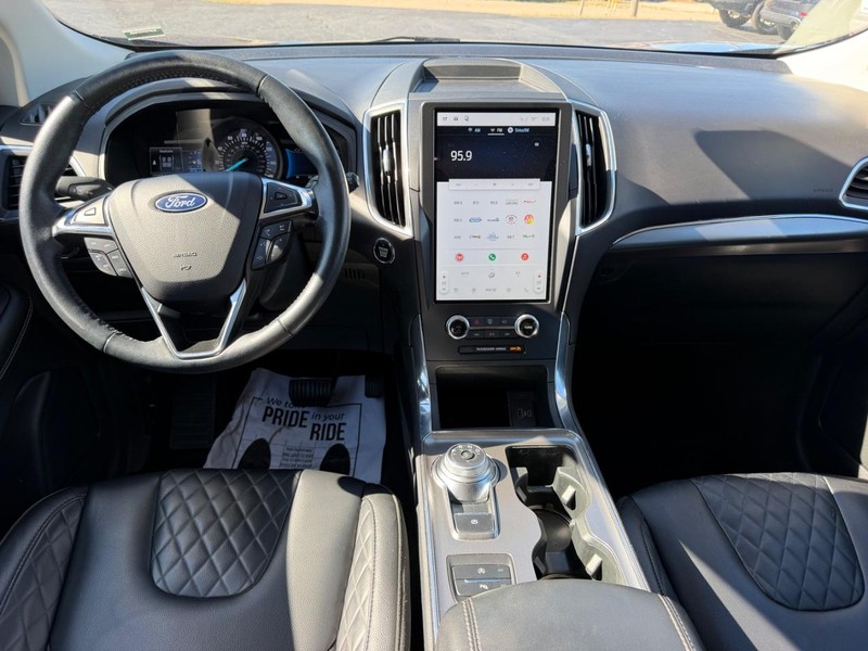 Ford Edge Vehicle Image 09