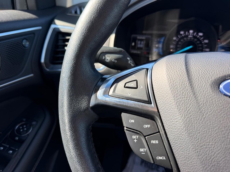 Ford Edge Vehicle Image 11