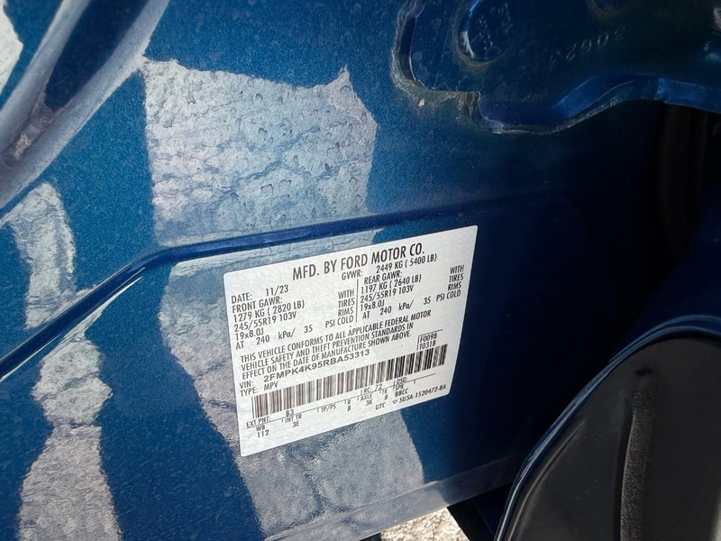 Ford Edge Vehicle Image 23