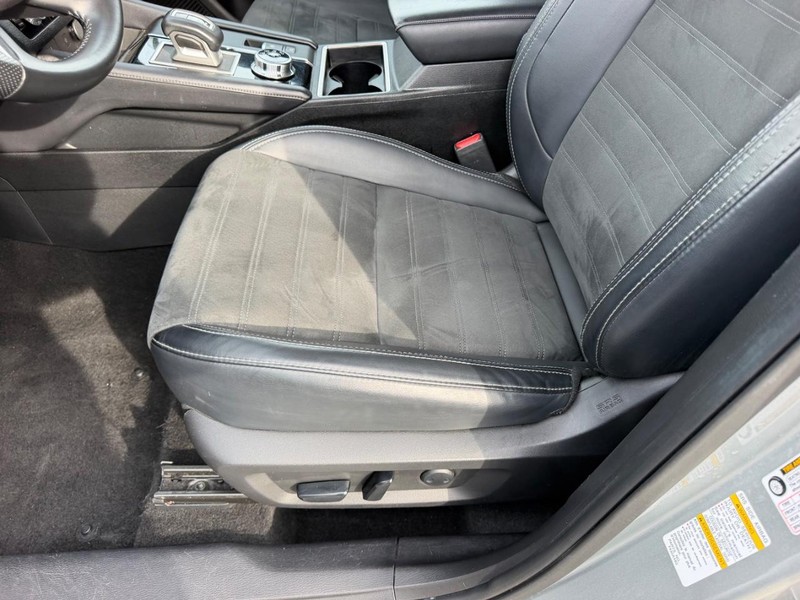 Mitsubishi Outlander Vehicle Image 18