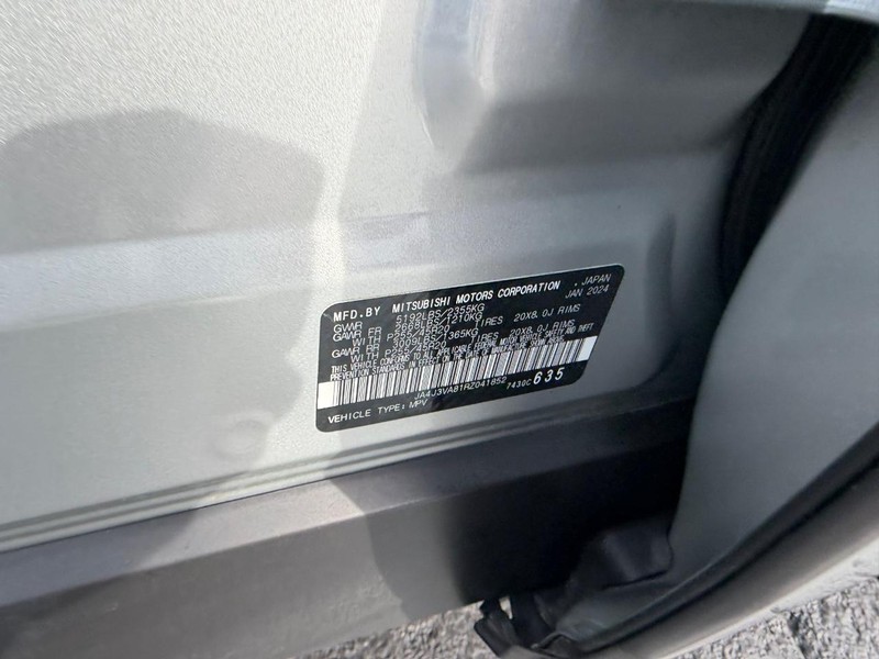Mitsubishi Outlander Vehicle Image 21