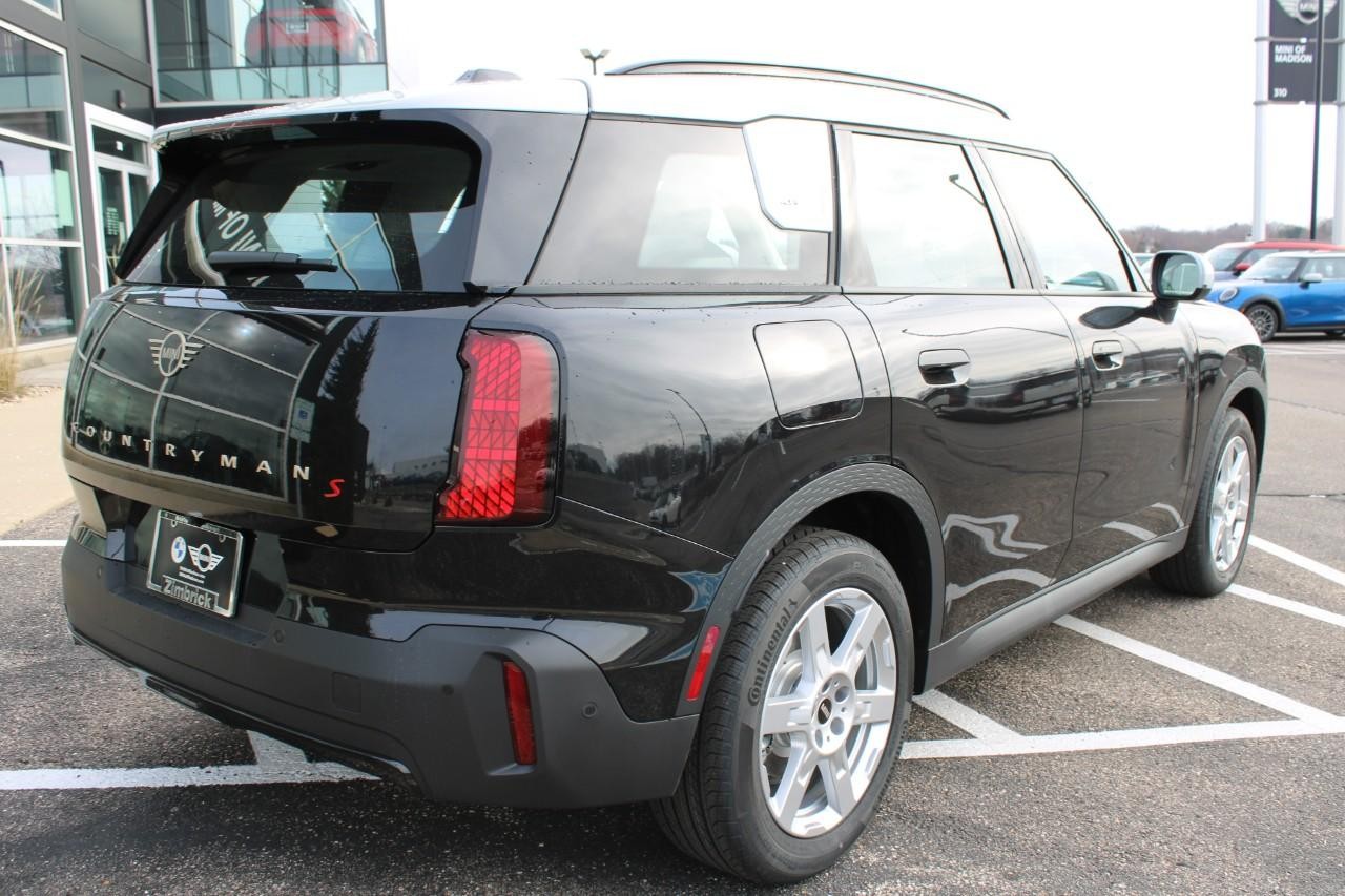 MINI Countryman Vehicle Image 03
