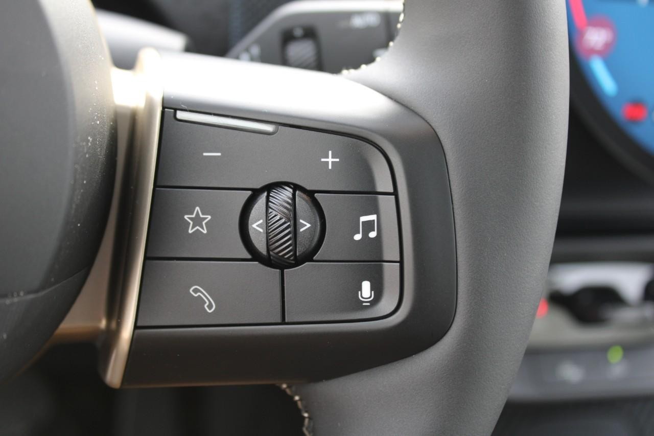 MINI Countryman Vehicle Image 11