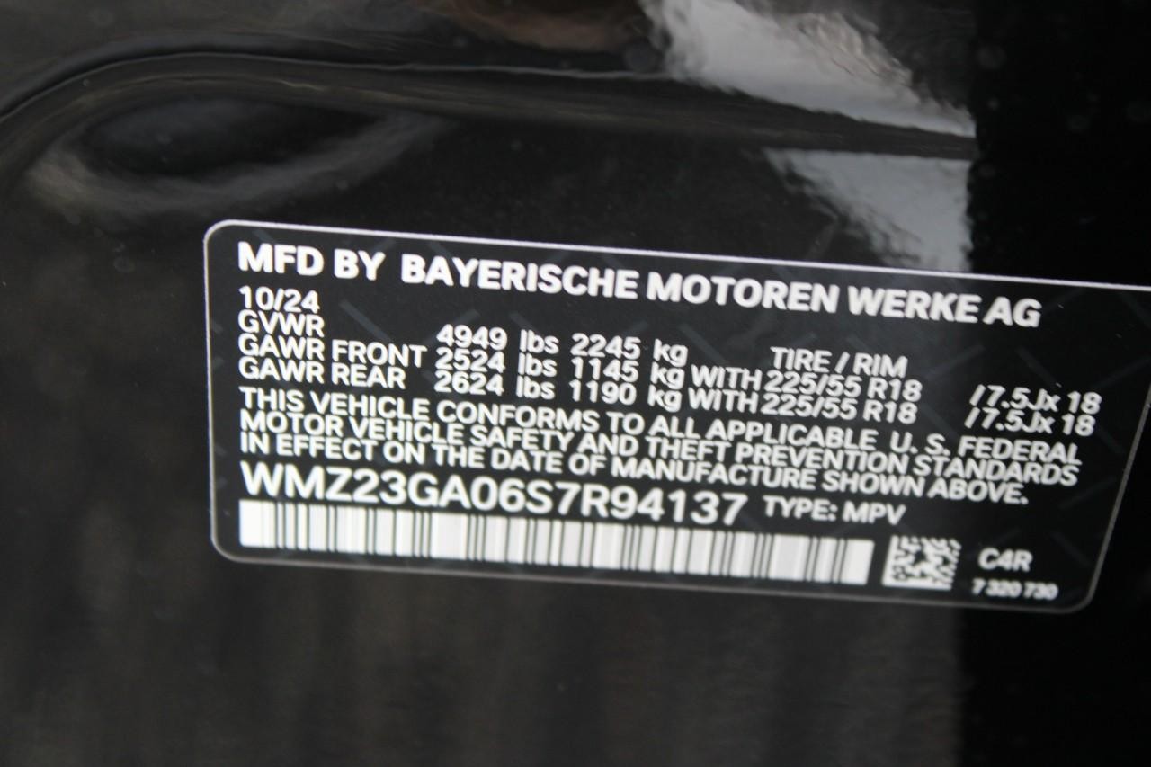 MINI Countryman Vehicle Image 16