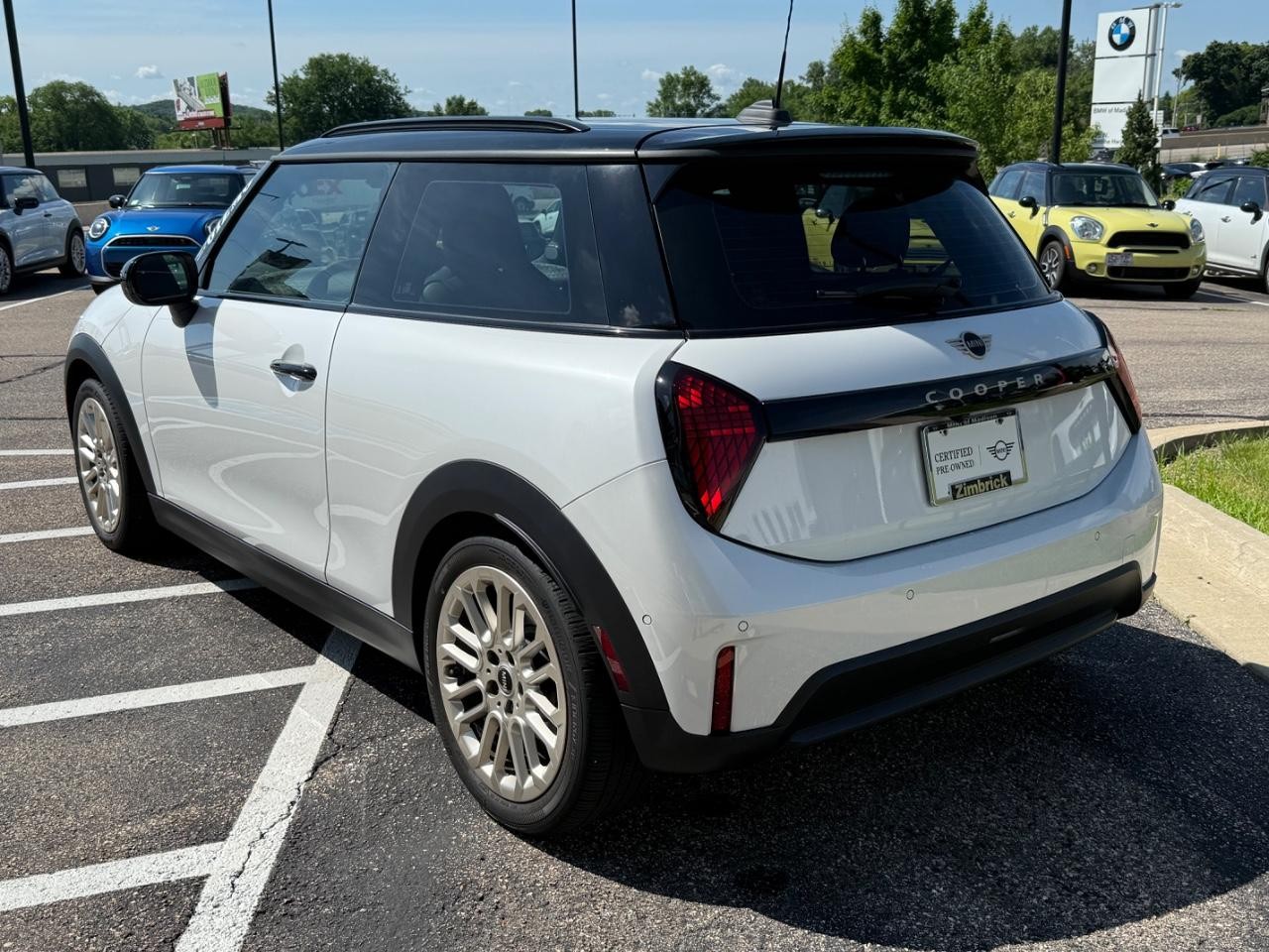 MINI Hardtop 2 Door Vehicle Image 06