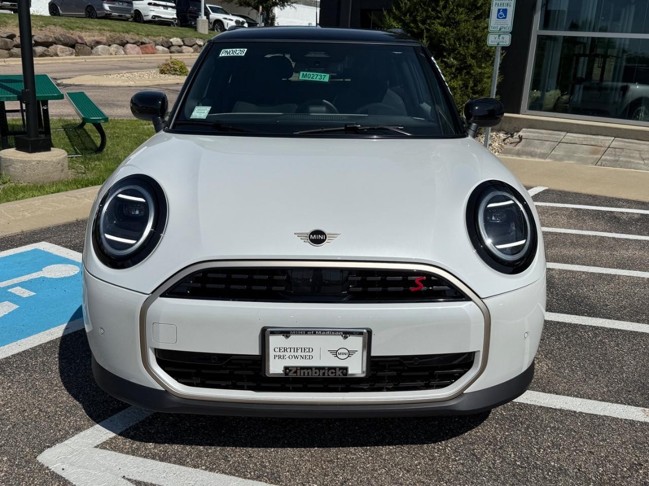 MINI Hardtop 2 Door Vehicle Image 09