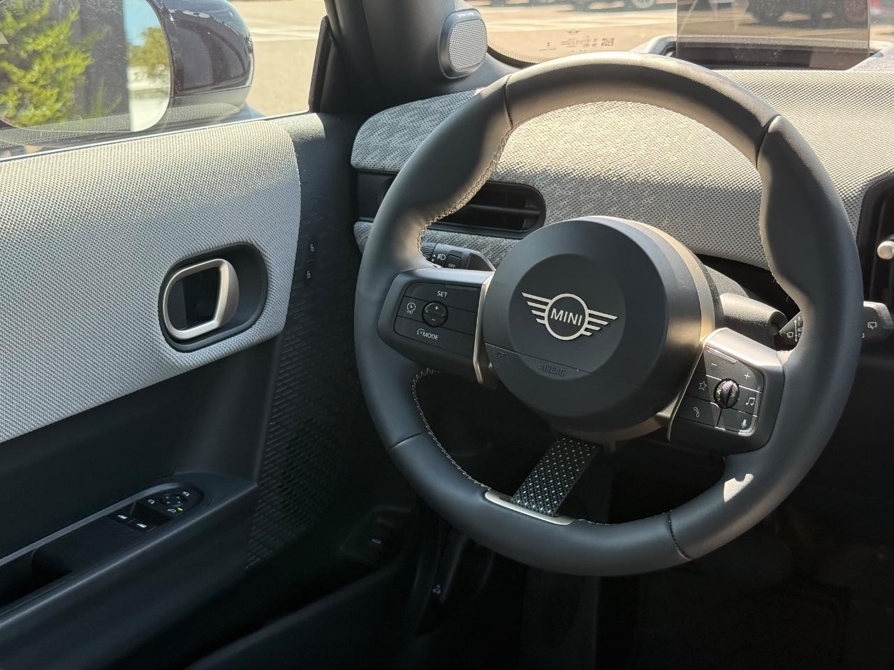 MINI Hardtop 2 Door Vehicle Image 13