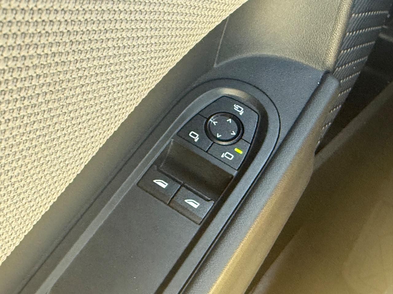 MINI Hardtop 2 Door Vehicle Image 20
