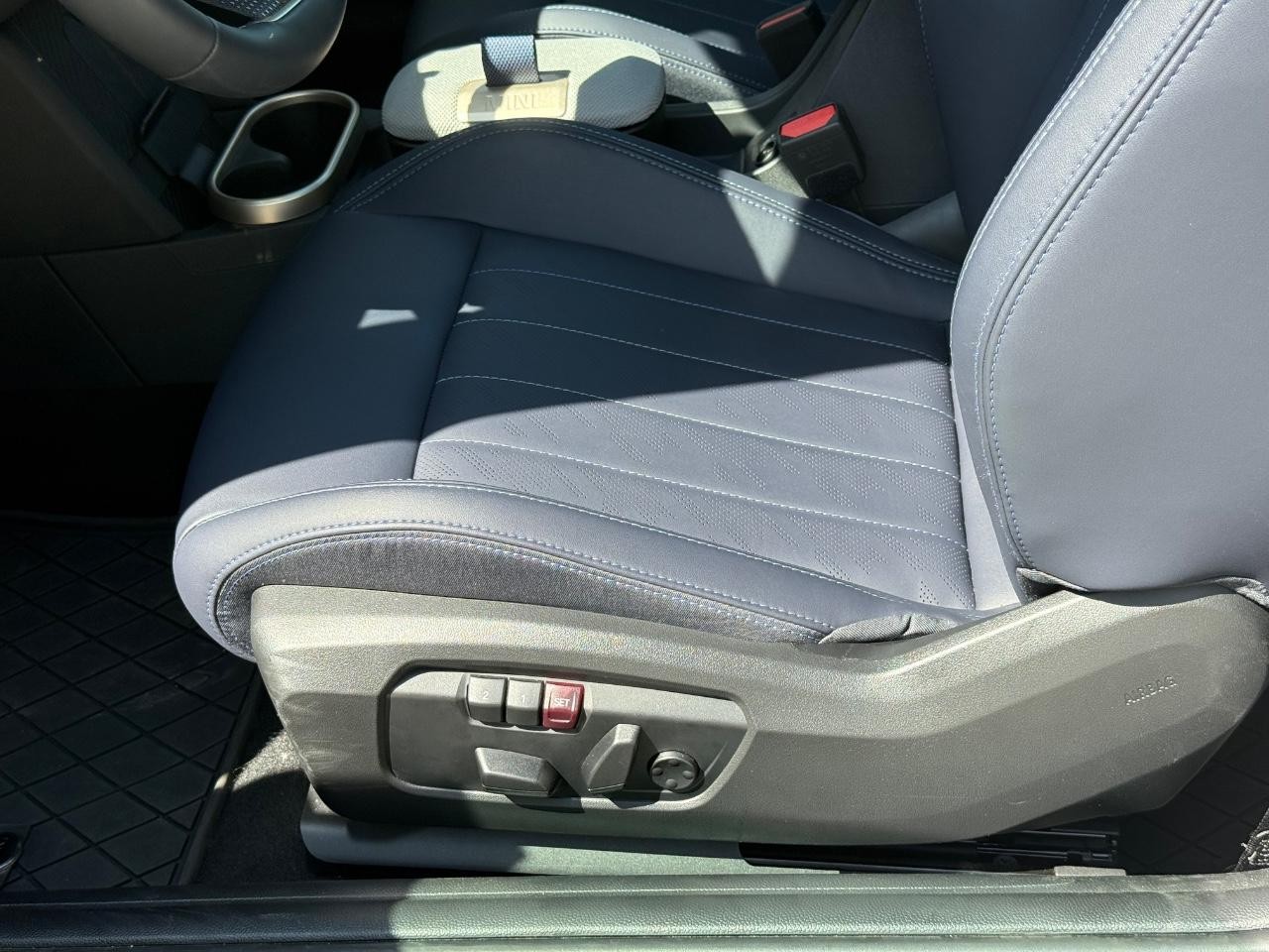 MINI Hardtop 2 Door Vehicle Image 21