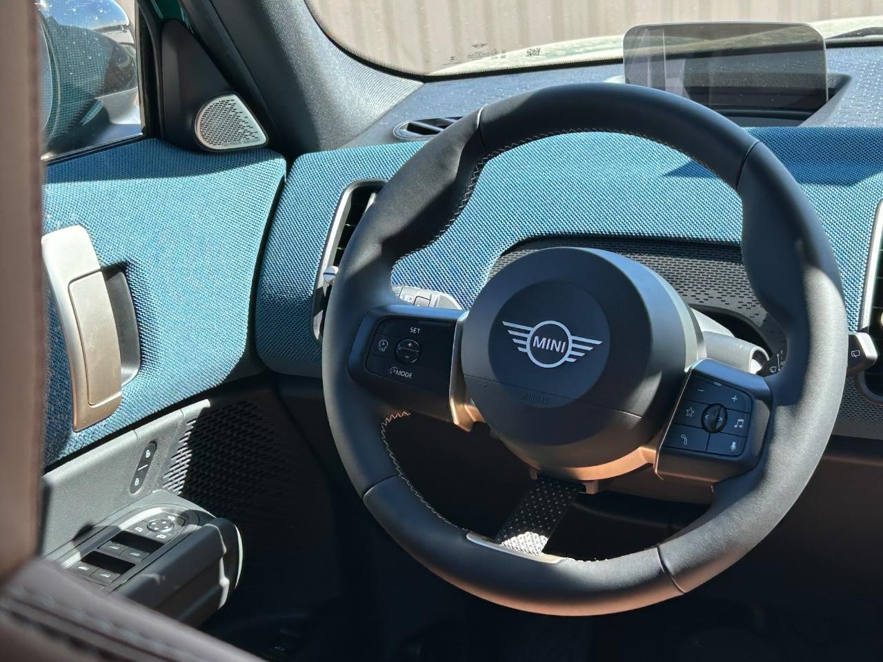 MINI Countryman Vehicle Image 07