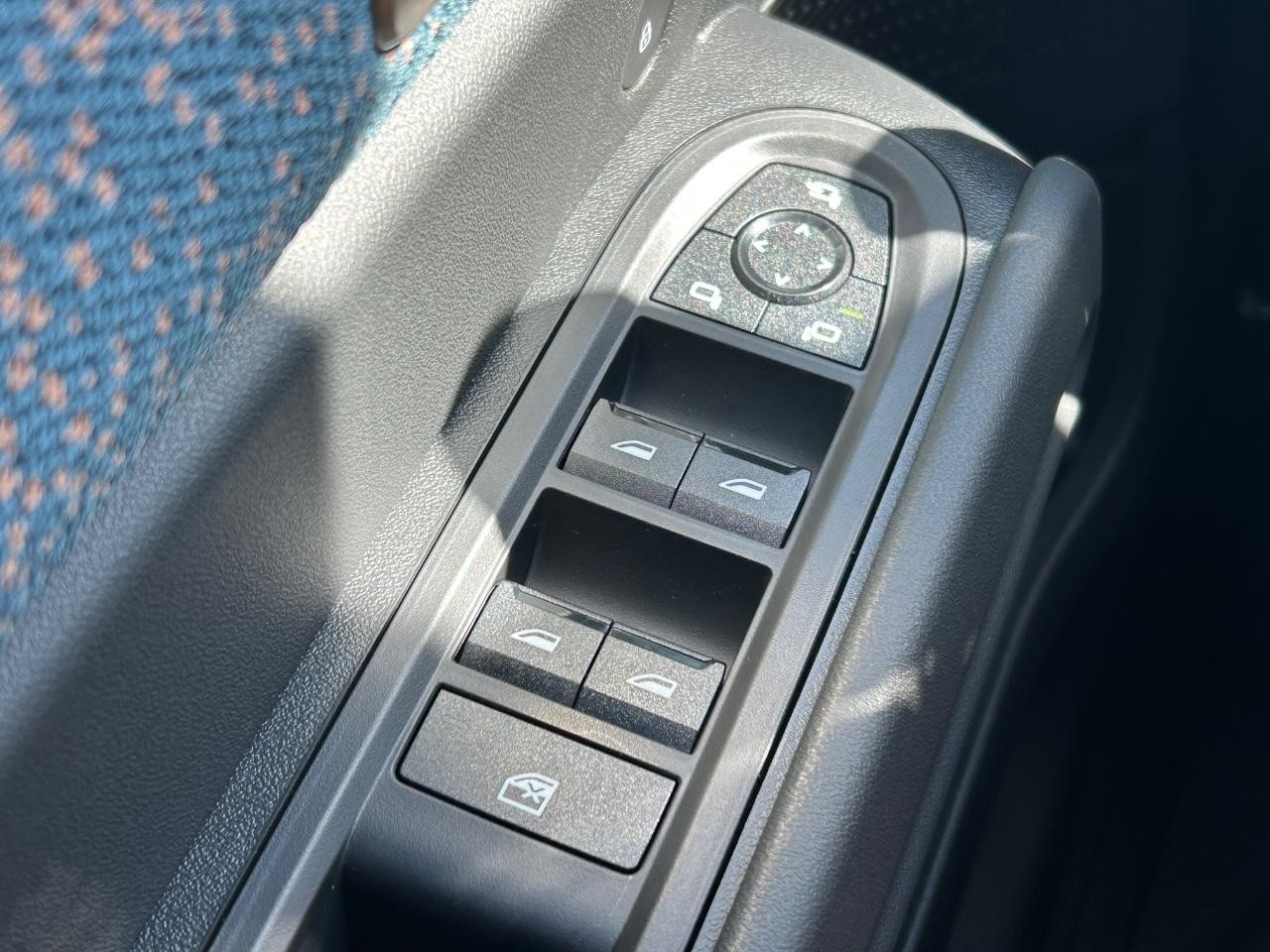 MINI Countryman Vehicle Image 13