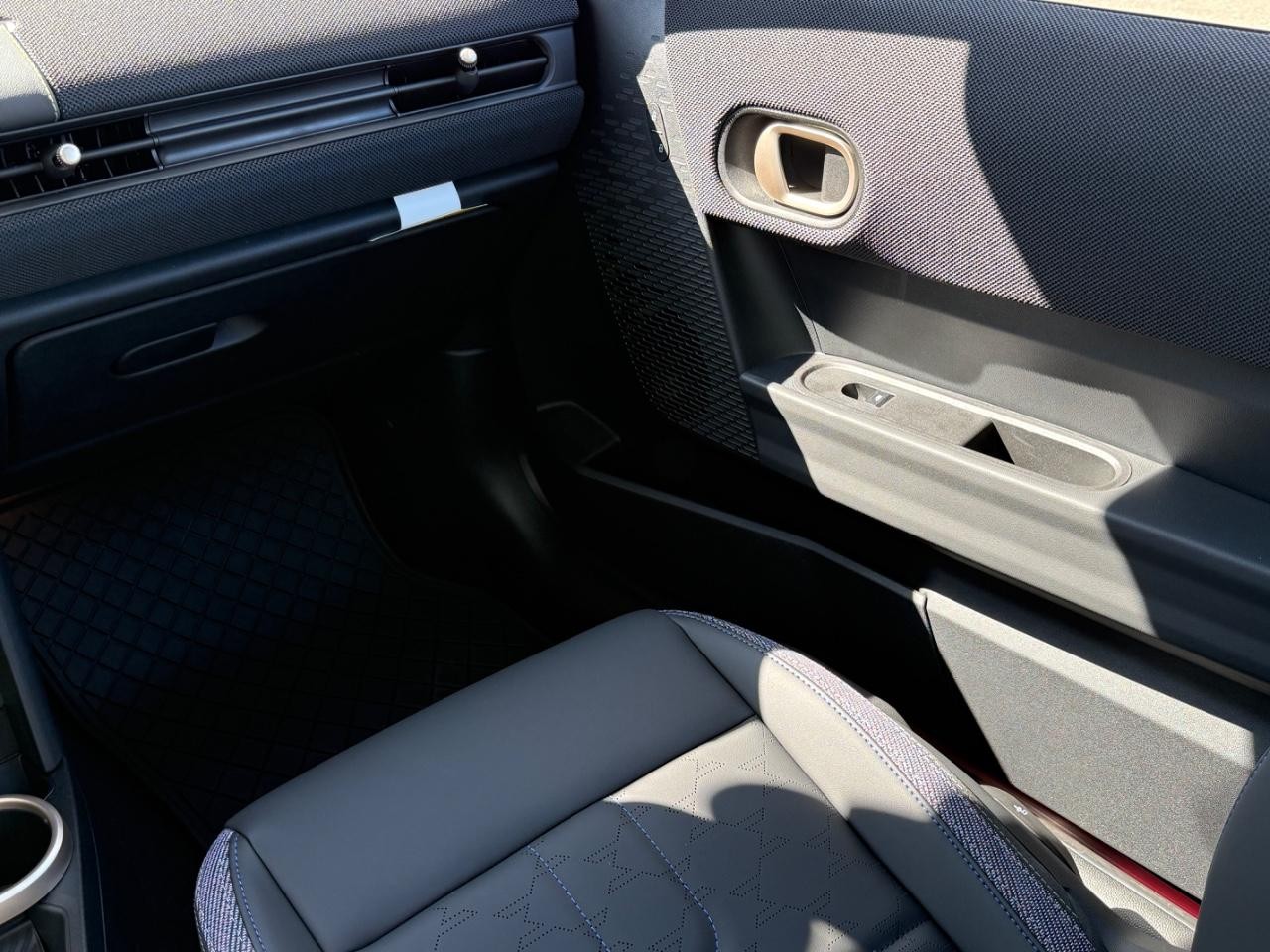 MINI Hardtop 2 Door Vehicle Image 10
