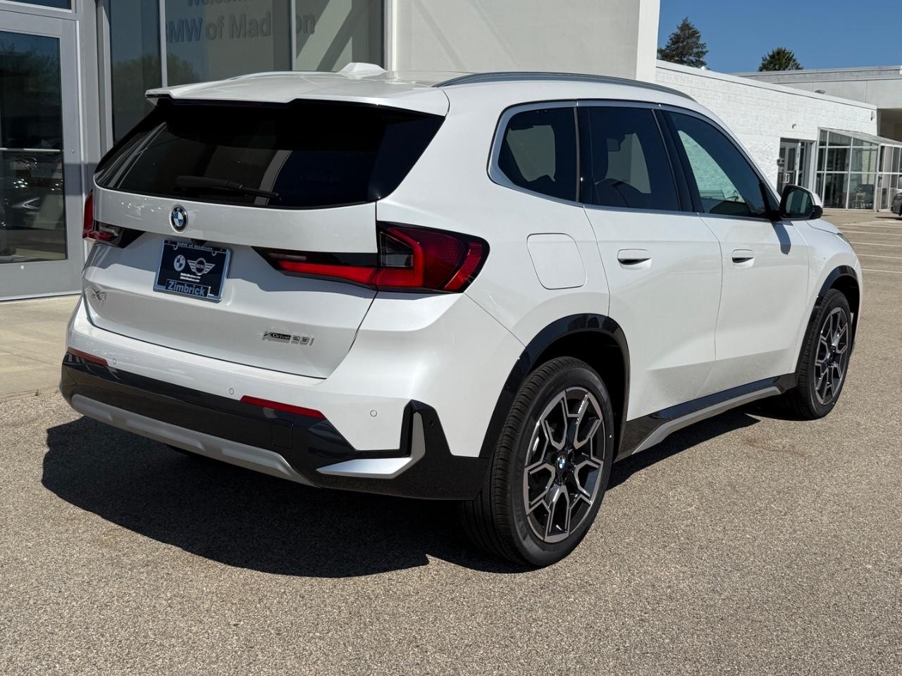 BMW X1 Vehicle Image 03
