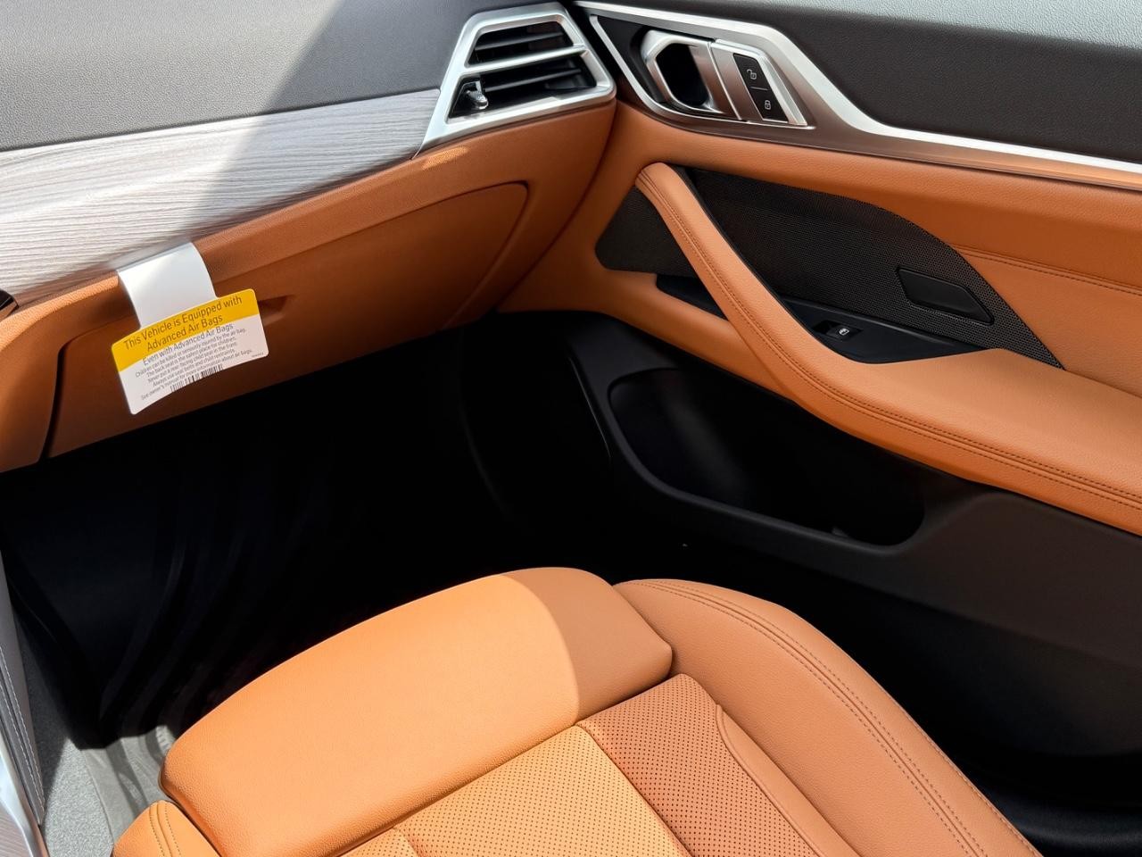 BMW i4 Vehicle Image 10