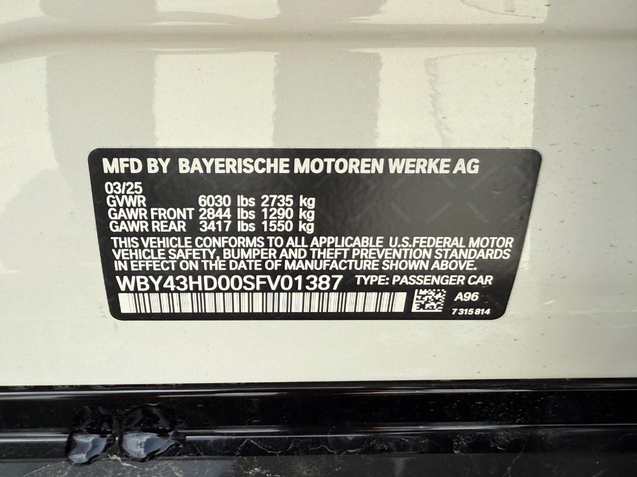 BMW i4 Vehicle Image 18