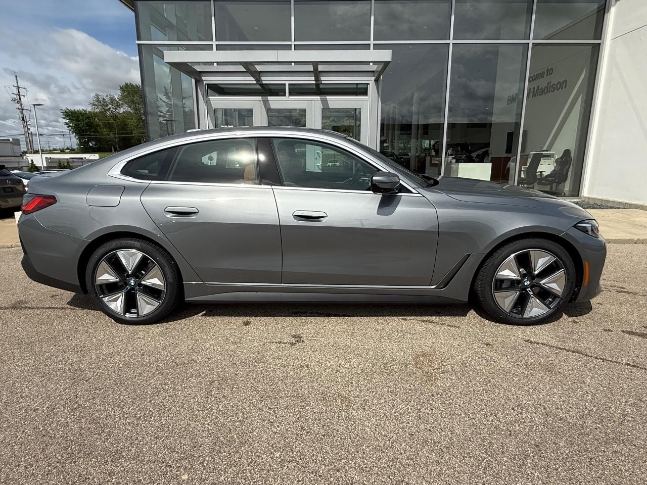 BMW i4 Vehicle Image 02