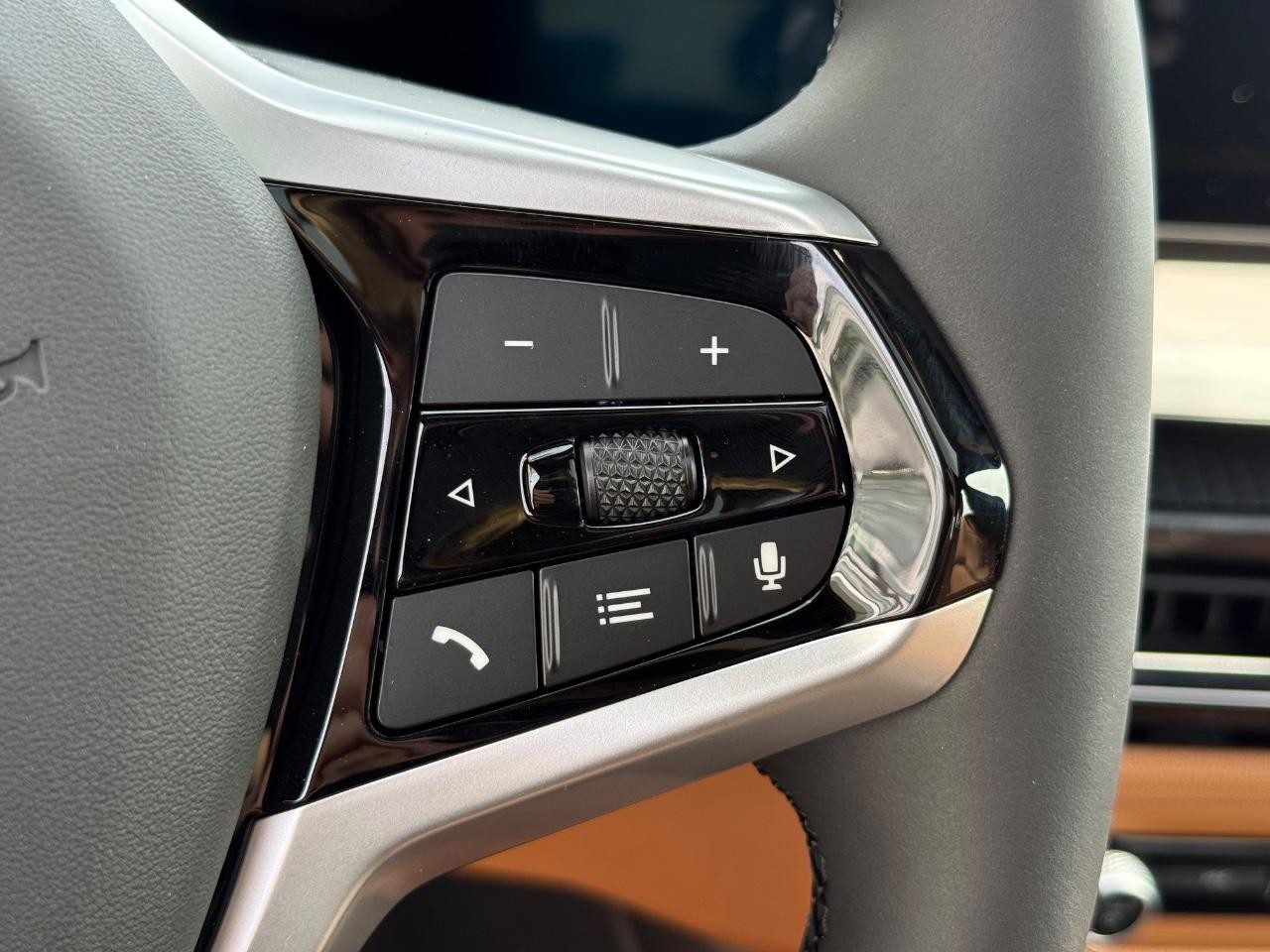 BMW i4 Vehicle Image 12