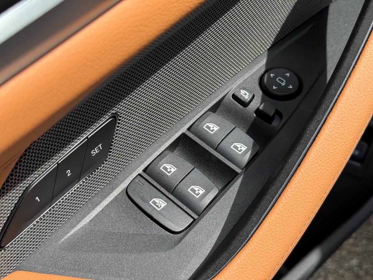 BMW i4 Vehicle Image 16