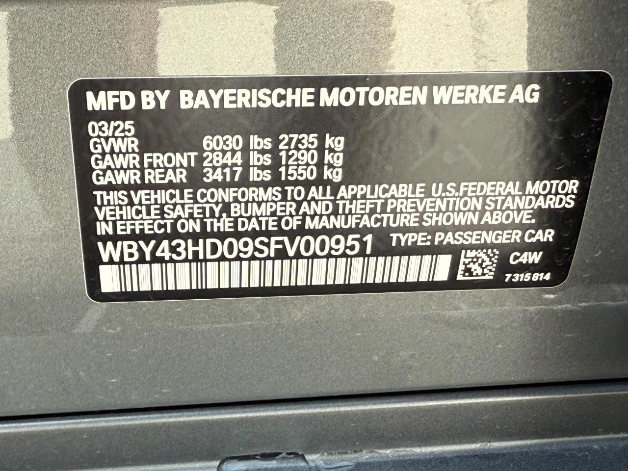 BMW i4 Vehicle Image 18