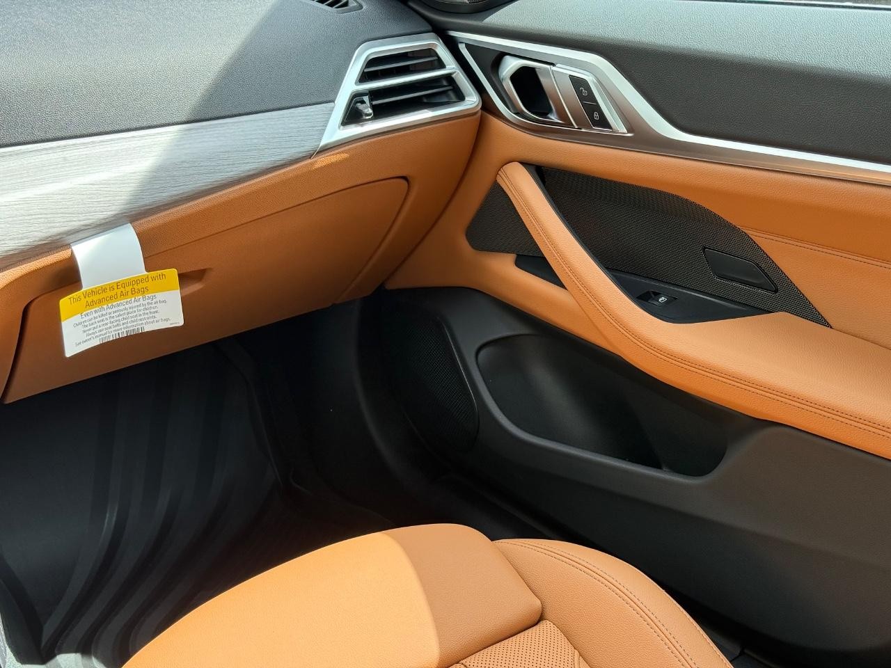 BMW i4 Vehicle Image 10