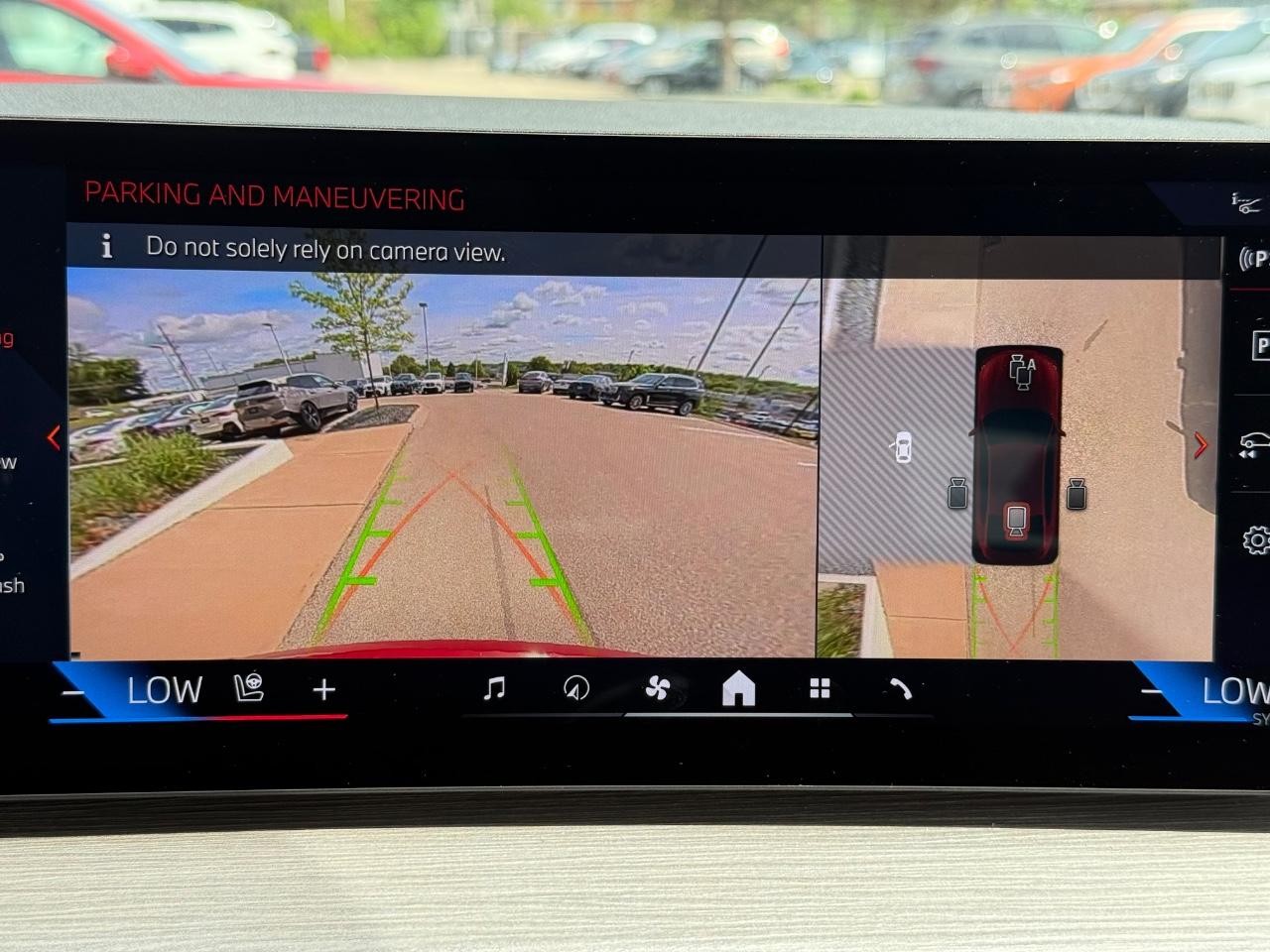 BMW i4 Vehicle Image 13